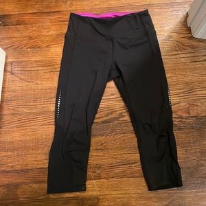 Cropped leggings size small